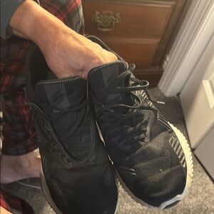 Men's Black Athletic Shoes